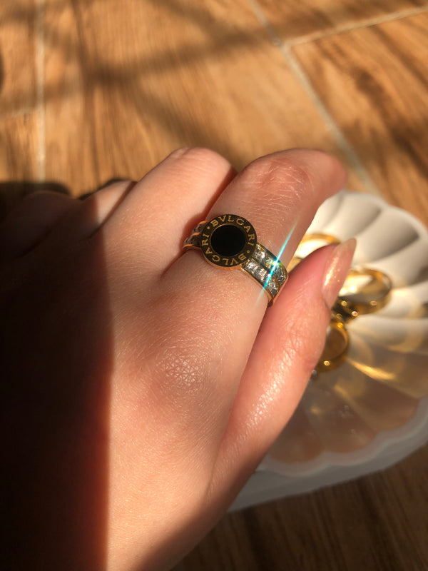 Luxury Bvlgari Black Gold Ring
