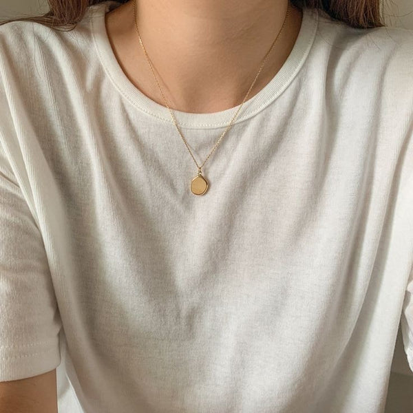 Dainty Gold Circle Necklace